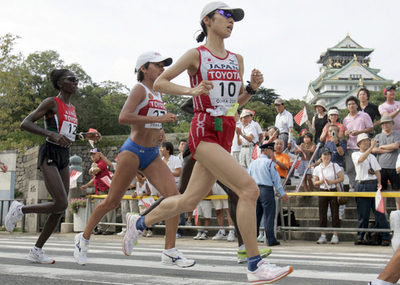 女子マラソン 小崎は14位に終わる