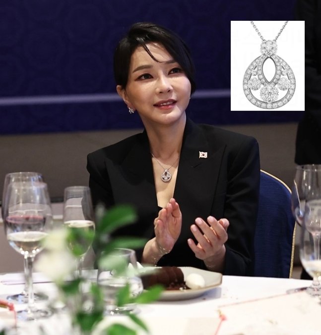 マドリードのホテルで開かれた在スペイン同胞招請晩餐懇談会で拍手するキム・ゴニ（金建希）氏(c)news1