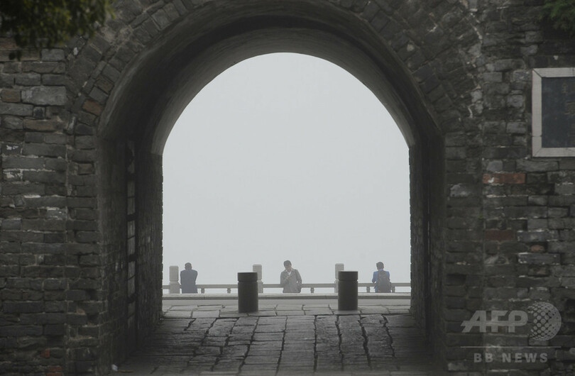 濃霧のようにたれ込めるスモッグ、中国