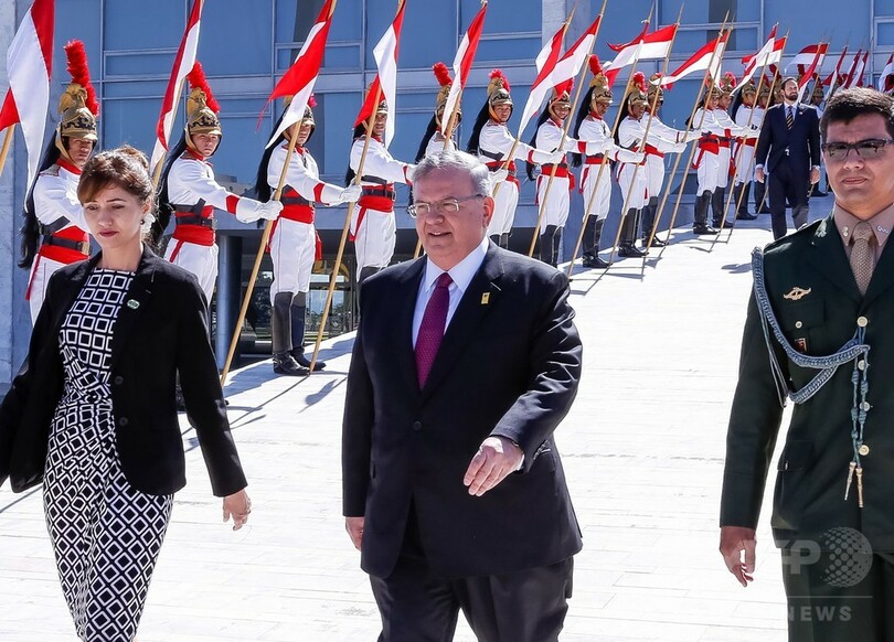 焼けた車から遺体、行方不明のギリシャ大使か ブラジル