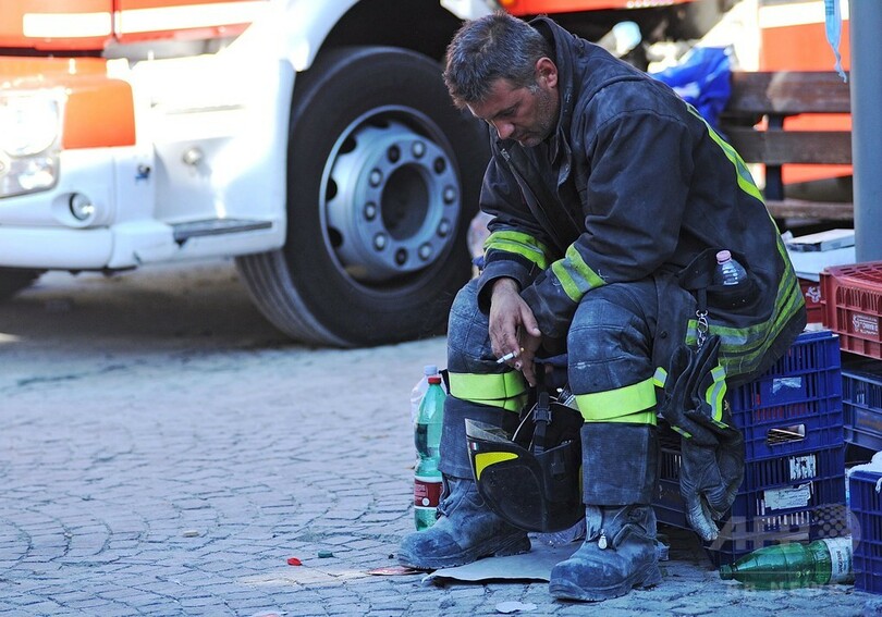 イタリア中部地震、死者247人に