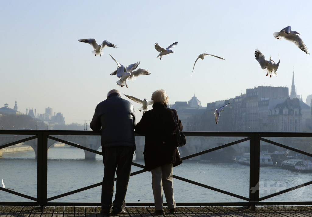 カナダの人口、高齢者が初めて子ども上回る 100歳以上は41%増 カナダの人口、高齢者が初めて子ども上回る 100歳以上は41%増