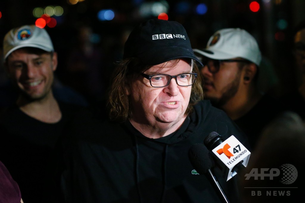 マイケル・ムーア監督、トランプ氏の映画発表 19日から公開