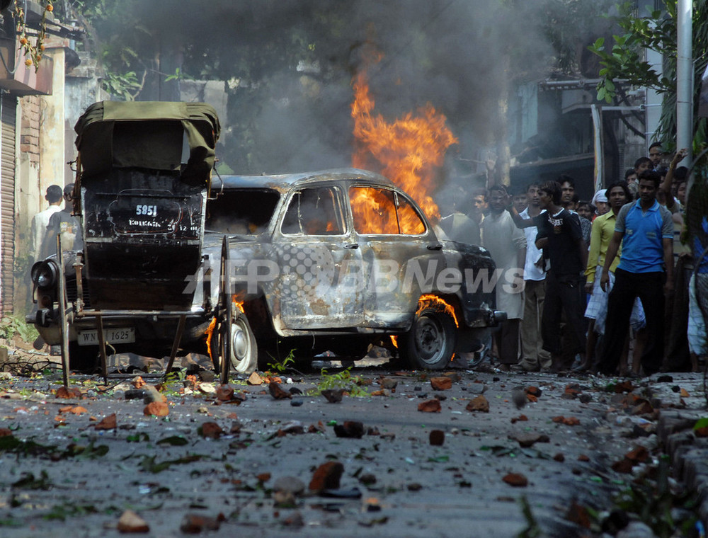 インド東部のベンガル州コルカタで暴動 軍出動 少なくとも1人死亡 写真11枚 国際ニュース：AFPBB News