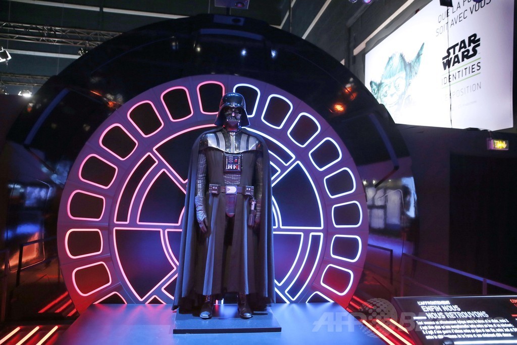 スター・ウォーズ世界の「個性」描く展覧会、パリ郊外