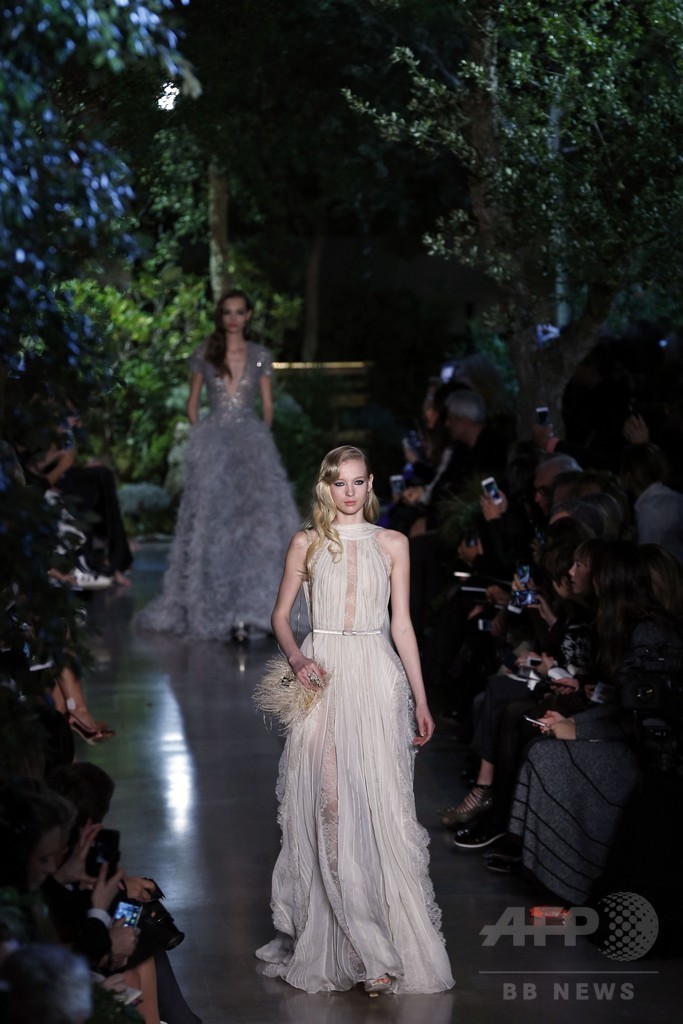 故郷ベイルートに捧げるコレクション、「エリー・サーブ」15年春夏オートクチュール