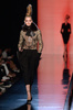 フランス・パリ市内で発表された「ジャンポール・ゴルチエ（Jean-Paul Gaultier）」13/14年秋冬オートクチュール・コレクション（2013年7月3日撮影）。(c)AFP/MIGUEL MEDINA