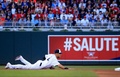 第85回MLBオールスターゲーム（85th All-Star Game）。打球に飛び付くア・リーグのデレク・ジーター（Derek Jeter、2014年7月15日撮影）。(c)AFP/Getty Images/Rob Carr