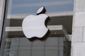 アップルのロゴ。米首都ワシントンで（2021年9月14日撮影、資料写真）。(c)Nicholas Kamm / AFP