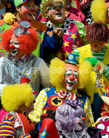 1000人を超えるピエロが集結、クラウン大会大盛況 写真14枚 国際
