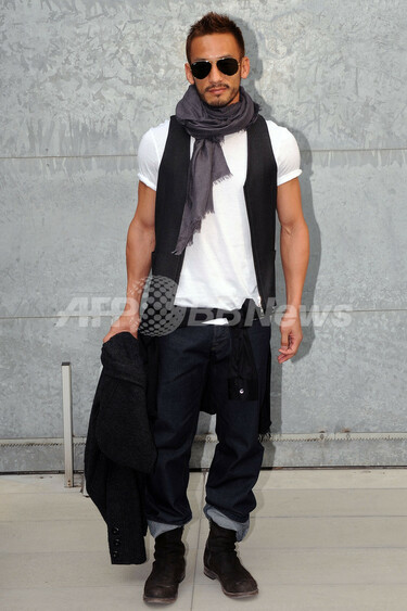 ジョルジオ アルマーニ」のショーに中田英寿やチャン・ツィイー登場