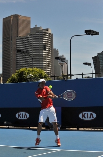 錦織 初戦でストレート勝ち、全豪オープン