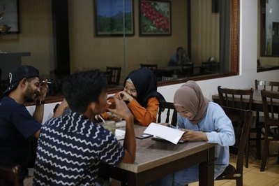 インドネシアの村でWiFi提供禁止令、子どもが勉強せずにポルノに夢中？