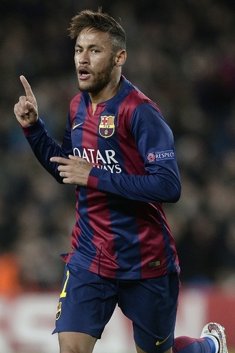 トリオそろい踏みのバルサ、PSG退け首位通過 欧州CL