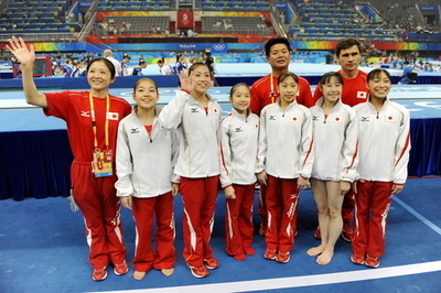 日本 団体総合8位で決勝進出