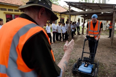 ポル・ポト時代の大量虐殺、レーダー探知機で犠牲者の遺体調査