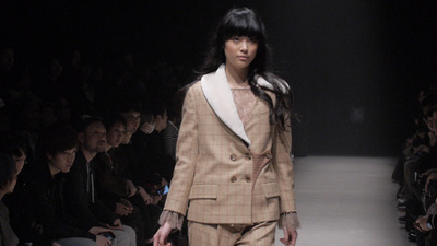 ＜動画＞14/15年秋冬東京コレクション：モトナリオノ