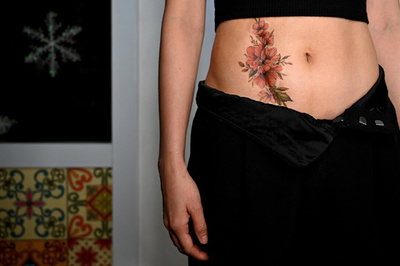 「傷痕に咲いた花」 女性たちを癒やすタトゥー ベトナム