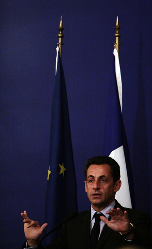 サルコジ大統領、ロシアに「大国の責任」を果たすよう求める