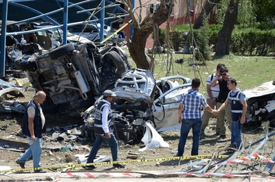 トルコ東部で連続爆弾攻撃、14人死亡・300人負傷 PKKの犯行か
