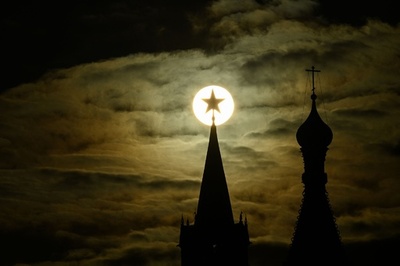 「核戦争は起こる？」「ロシアは勝つ？」 占星術にすがるロシア人