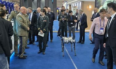 最先端ドローンなどAI兵器を網羅…未来戦場のような韓国・防衛産業展示会