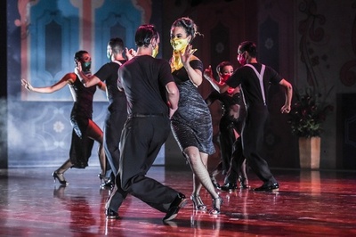 【今日の1枚】妖艶タンゴ、マスク姿で決めて