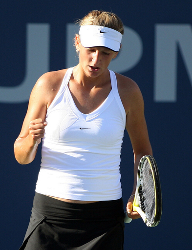 アザレンカ 全米3回戦でヒンギスを破る