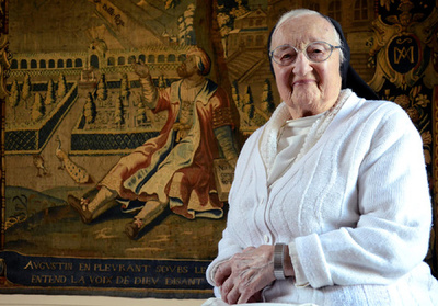 第2次世界大戦で負傷兵救った「白衣の天使」が死去、103歳