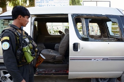 空港勤務の女性5人と運転手、銃撃受け死亡 アフガニスタン南部