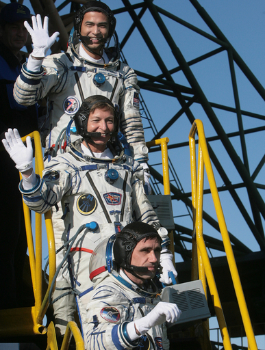 ロシア、宇宙開発競争のトップに再浮上か