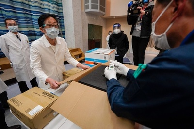 新型コロナワクチン、都内の病院に到着 零下78.8度