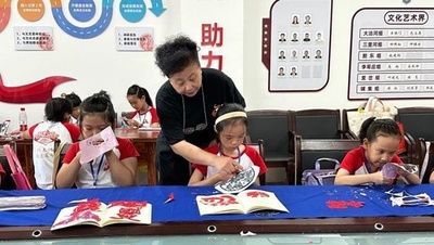 市民の生活を支える中国の切り絵細工