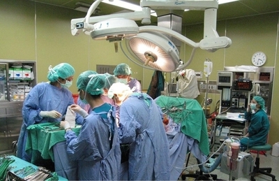 患者の腹部に手術器具残したギリシャの医師ら、有罪判決