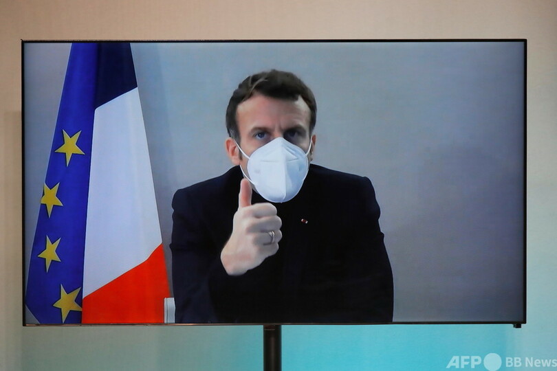 コロナ感染のマクロン氏、症状なくなる 隔離終了へ