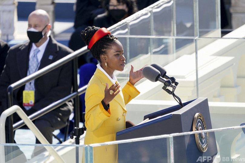 黒人詩人作品めぐり騒動、白人作家が翻訳辞退 オランダ