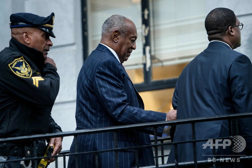 B・コスビー被告に3年以上10年以下の禁錮刑、手錠姿で退廷