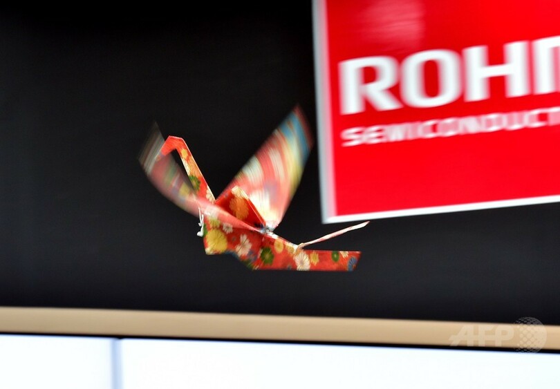 空飛ぶ折り鶴が登場、CEATEC JAPAN 2015開幕