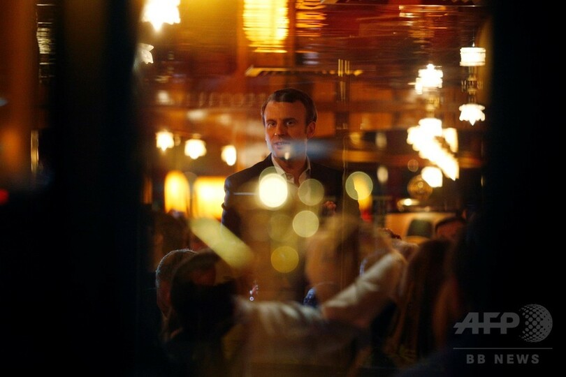 もう勝利宣言？ マクロン氏の言動に側近も苦言 仏大統領選