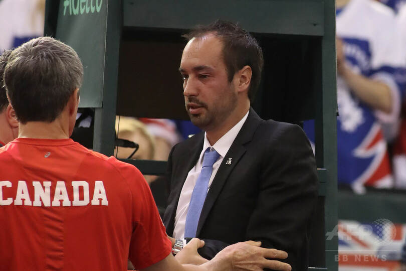 顔面にボール直撃の審判、「まるでロッキーのようだった」