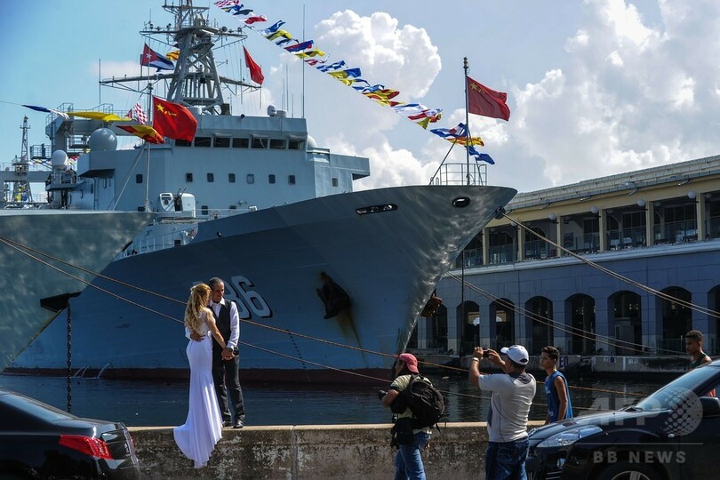中国海軍艦艇がハバナ入港、初のキューバ訪問