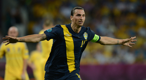 シェフチェンコの2得点でウクライナが逆転勝利、サッカー欧州選手権