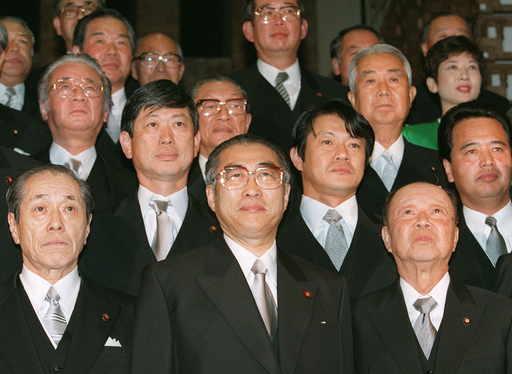 中川昭一元財務・金融担当相が自宅で死亡 写真23枚 国際ニュース