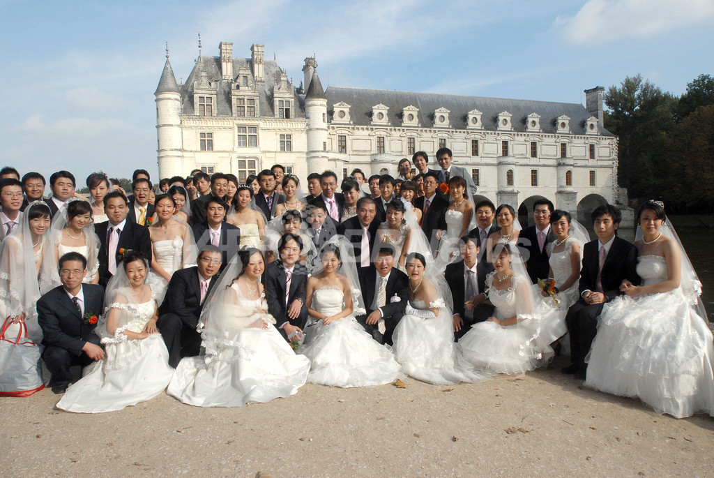 中国人新郎新婦40組 フランスの古城で結婚披露宴 写真5枚 国際ニュース Afpbb News