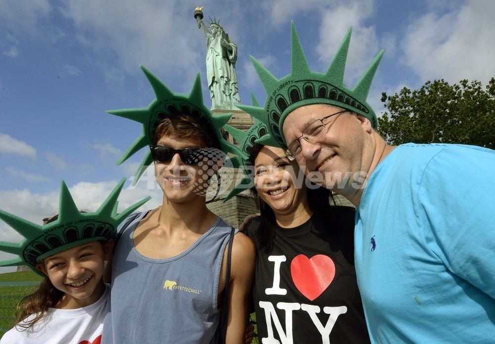 アメリカ合衆国 記念　 自由の女神 米「自由の女神」が独立記念日に再オープン、ハリケーンで8か月閉鎖
