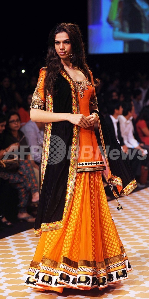 ＜13年秋冬ラクメ・ファッション・ウィーク＞Archana Kochhar