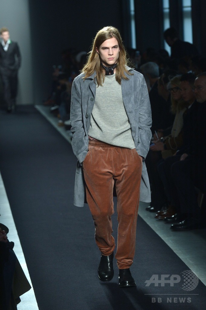 コーデュロイ素材で快適さを追求、「ボッテガ・ヴェネタ」15/16年秋冬メンズ