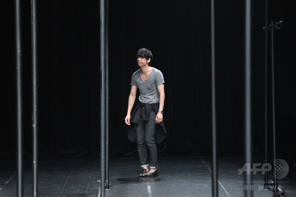 水銀の凝固点をタウンウェアで表現、「エー ディグリー ファーレンハイト」15年春夏