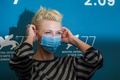 イタリア・ベネチアのリド島で開幕した第77回ベネチア国際映画祭で、審査委員長を務めるケイト・ブランシェット（2020年9月2日撮影）。(c)Alberto PIZZOLI / AFP