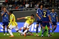サッカーU-20W杯、グループC、日本対コロンビア。トマス・アンヘル（中央）の得点を許して落胆する日本の選手（2023年5月24日撮影）。(c)LUIS ROBAYO / AFP